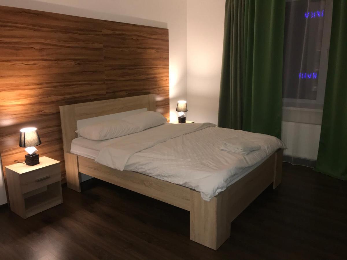 Naberezhna 10, Central Lutsk Lägenhet Exteriör bild